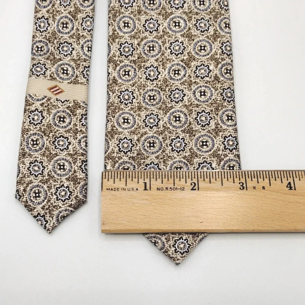 Joseph Abboud Mens OS Necktie Tan Brown Blue Silk Geometric Medallion Print Tie
